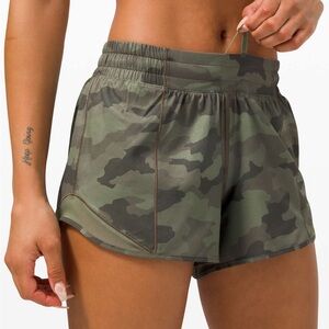 Lululemon Hotty Hot LR shorts Heritage 365 camo